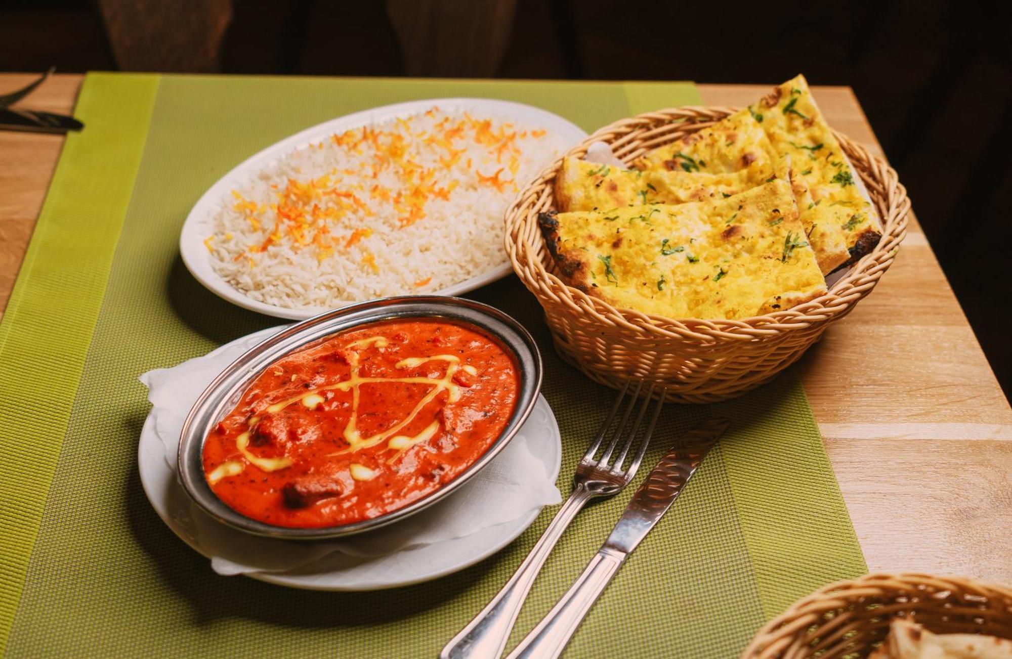 Hotel Restaurant Taverna Eching  Bagian luar foto